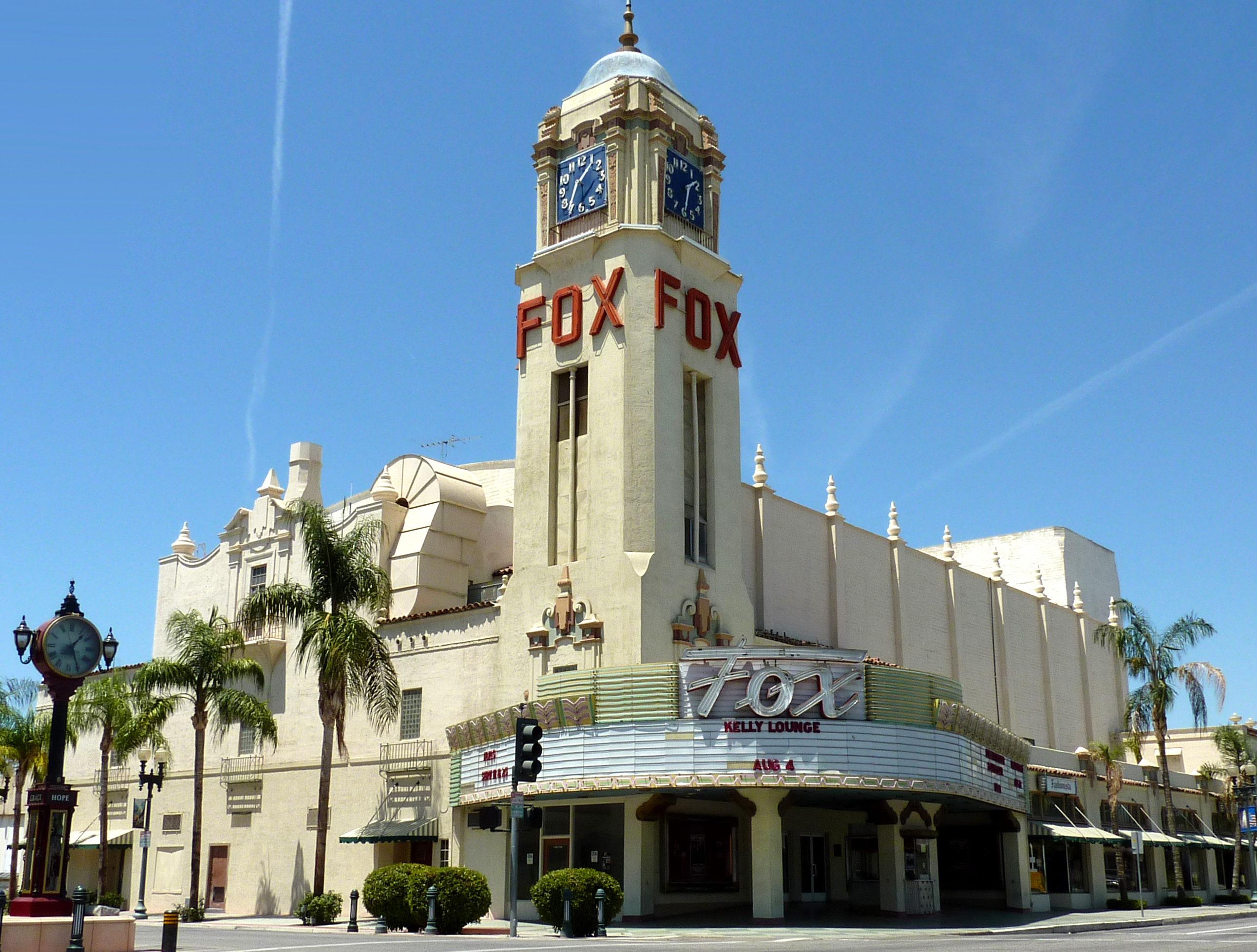 Bakersfield Fox Theater Wikipedia: Bobak Ha'Eri