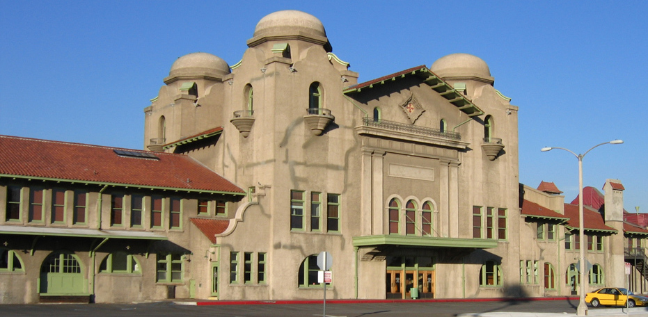 SanBernardinoStationStreetside Wikipedia: User:Oakshade